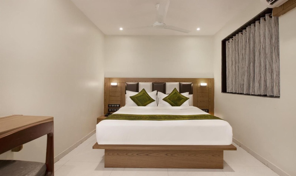 Hotel Residency Park Near Masjid Rly Station South Mumbai Main image