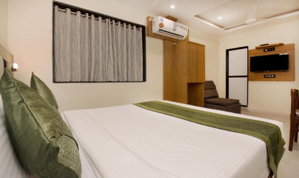 Hotel Residency Park Near Masjid Rly Station South Mumbai image 10