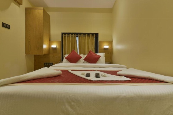 Hotel Residency Park Near Masjid Rly Station South Mumbai image 20