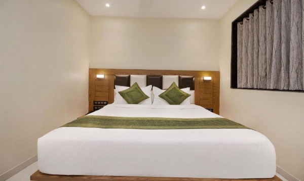Hotel Residency Park Near Masjid Rly Station South Mumbai image 25