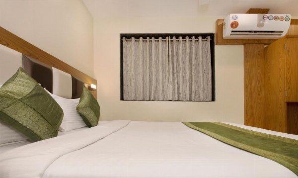 Hotel Residency Park Near Masjid Rly Station South Mumbai image 6
